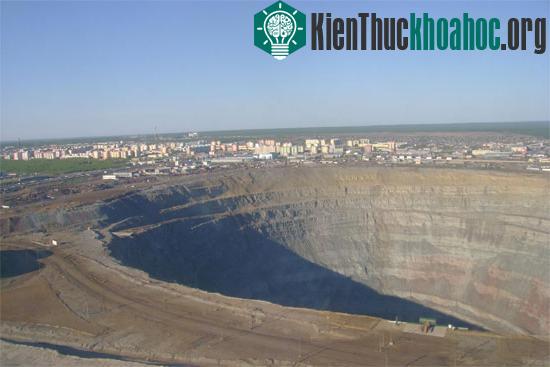 Khám phá mỏ kim cương khổng lồ lớn thứ 2 thế giới ảnh 4