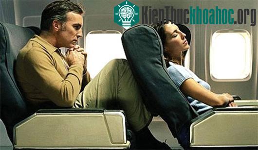 Thủ thuật giúp bạn quên đi nỗi sợ khi đi máy bay ảnh 4