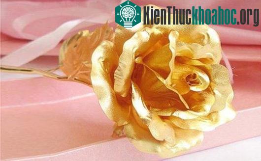 Quy trình làm hoa hồng dát vàng và bí kíp nhận biết "hàng fake" ảnh 5