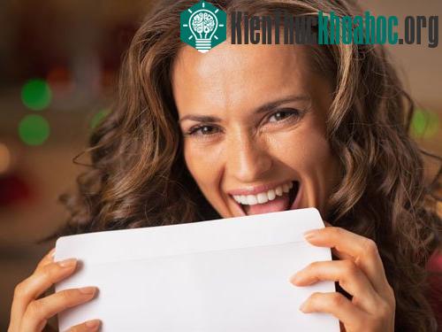 Nước bọt con người chứa một chất giảm đau gọi là opiorphin, mạnh hơn 6 lần so với morphine