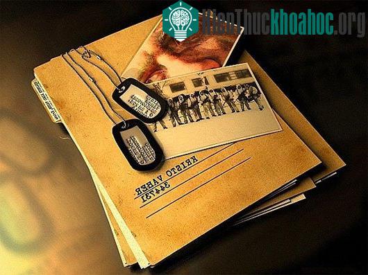 Kẻ phản bội chắc chắn sẽ dừng lại nhìn lâu hơn tập hồ sơ có tên kẻ hắn đã bán thông tin cho