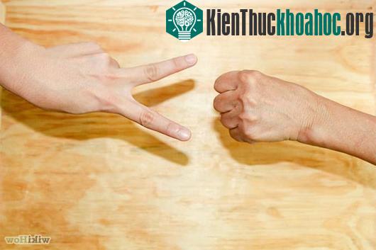 Tìm ra bí kíp "oẳn tù tì" giúp bạn dễ dàng chiến thắng