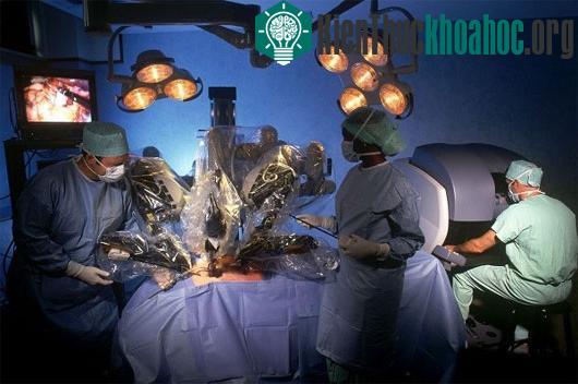Các cách phẫu thuật "cắt ghép cơ thể" từ ghê rợn đến hiện đại