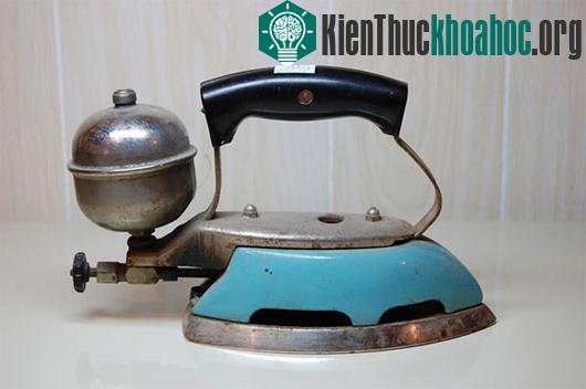 Bàn ủi làm nóng bằng gas​