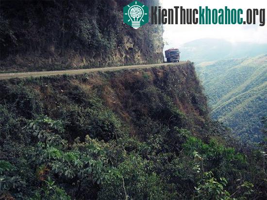 Đường Bắc Yungas