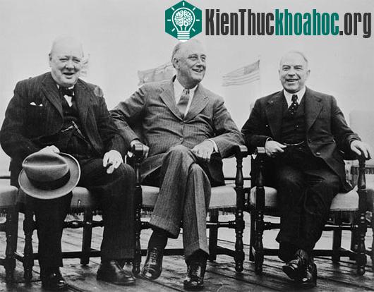 Churchill ký kết với tổng thống Mỹ Roosevelt tại hội nghị Quebec năm 1943​