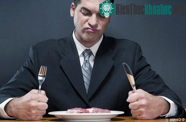 Đàn ông tin rằng ăn thịt sẽ giúp họ trở nên nam tính hơn.