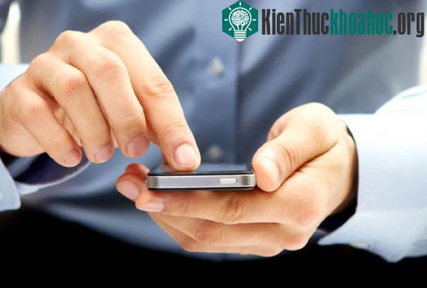 Sở hữu điện thoại di động thông minh và máy tính bảng là mơ ước của nhiều người, song chúng cũng khiến thời gian làm việc trung bình của nhân viên văn phòng tăng thêm tới hai giờ mỗi ngày.