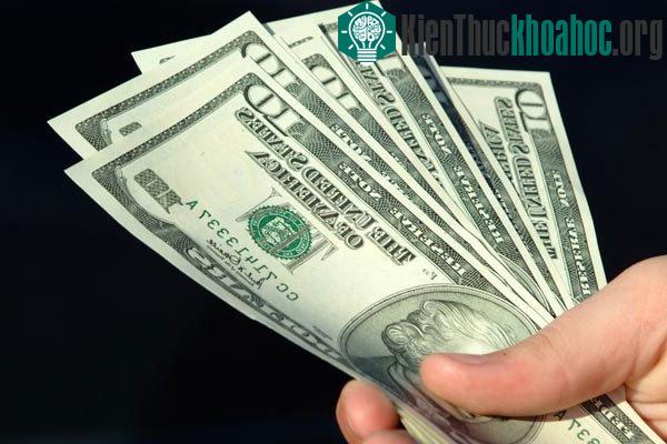 Tiền là thứ kém vệ sinh nhất mà chúng ta tiếp xúc hàng ngày.