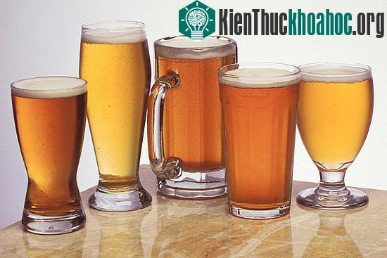 Hình dáng ly ảnh hưởng tốc độ uống của người dùng