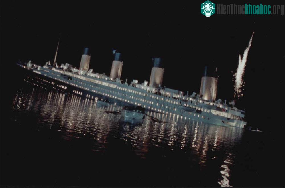 Hình minh họa vụ đắm tàu Titanic trên Đại Tây Dương vào rạng sáng ngày 15/4/1912.