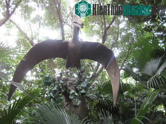 Tại sao "khủng long hươu cao cổ" bay được? ảnh 0