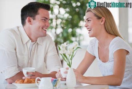 Nên ngỏ lời khi phụ nữ nghe nhạc tình ảnh 0