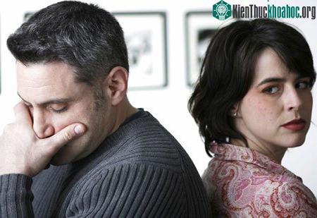 Sau ly hôn, chồng suy sụp hơn vợ ảnh 0