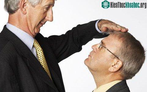 Cao lớn dễ giàu có hơn? ảnh 0