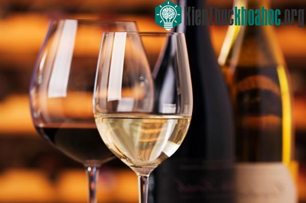 Thông tin biết trước về rượu ảnh hưởng tới cảm nhận của người uống ảnh 0