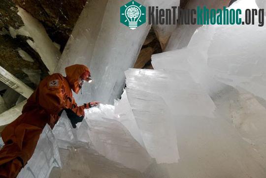Hang động pha lê độc đáo nhất thế giới ảnh 11