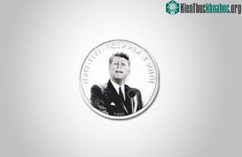 Cựu Tổng thống Mỹ John F. Kennedy trên đồng 500 Tugrik của Mông Cổ. (Ảnh: Creditcards)
