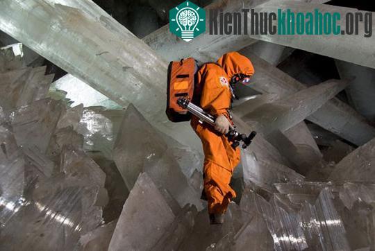 Hang động pha lê độc đáo nhất thế giới ảnh 8
