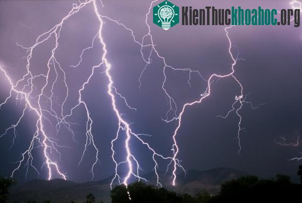 Hiện tượng sấm sét trước bão ảnh 0
