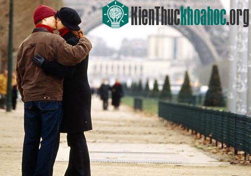 Tình yêu dưới góc nhìn khoa học ảnh 0
