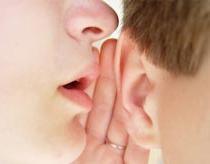 Nên nói lời yêu vào tai trái ảnh 0