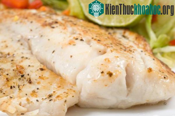 Ăn cá ít nhất một lần một tuần giúp bé trai tuổi teen tăng trí thông minh ảnh 0