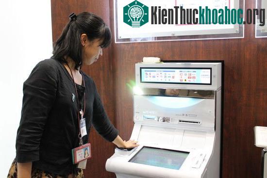 Máy rút tiền đời mới nhận dạng qua sinh trắc học.