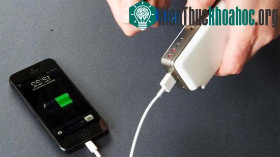 Thiết bị SOSCharger sẽ là giải pháp tốt khi mất liên lạc với thế giới bên ngoài&nbsp;- (Ảnh: Gizmag)