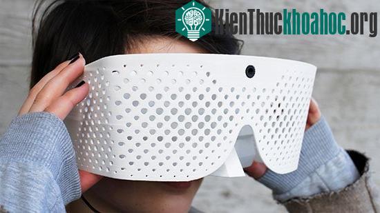Cận cảnh mẫu mặt nạ Eidos tăng cường thị lực cho người đeo. (Ảnh: Daily Mail)