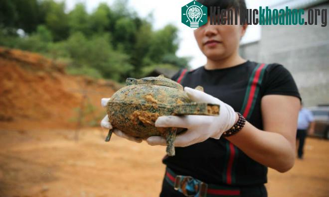 Đây là lần đầu tiên nhiều đồ đồng đen như vậy được tìm thấy ở huyện này.