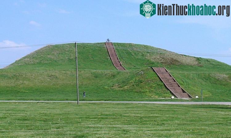 Khu vực đền tu sĩ thời hiện đại chỉ còn là quả đồi nhỏ.
