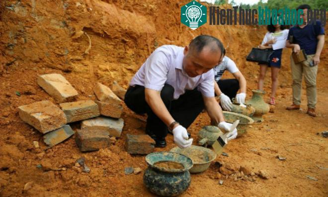 Khu vực xung quanh sẽ được khảo sát. Có khả năng nơi đây có một quần thể mộ.