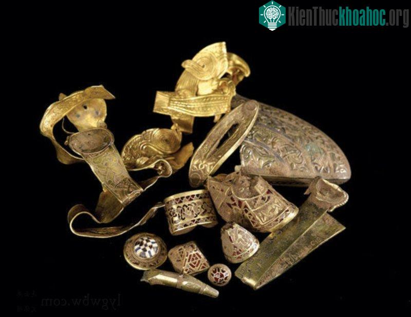Kho báu Anglo-Saxon