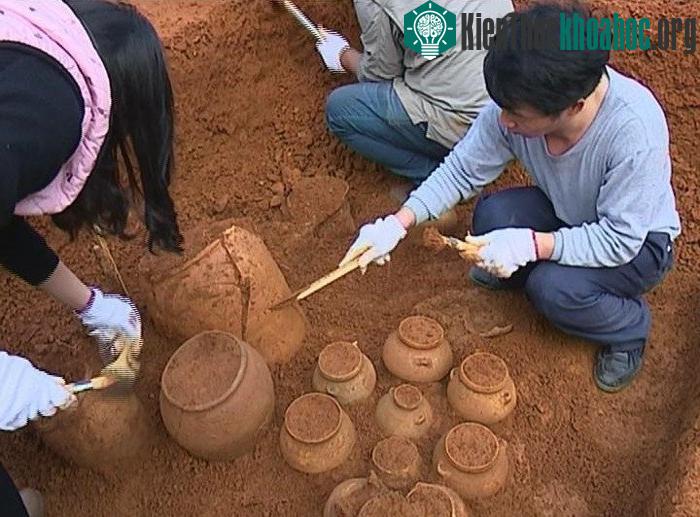 Mộ cổ 2.000 năm cạnh con đường tơ lụa trên biển ảnh 0