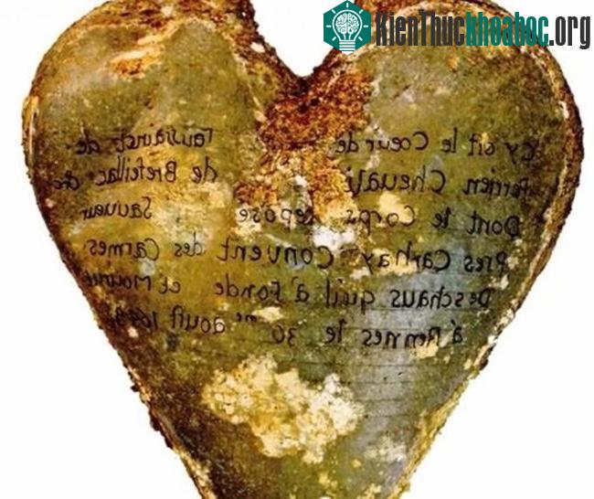 Bình đựng quả tim của Toussaint Perrien, Hiệp sĩ xứ Brefeillac. (Ảnh: RSNA).