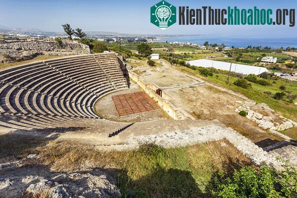 Quần thể mộ 2400 năm tuổi ở thành phố cổ đại Soloi phía bắc đảo Cyprus. (Ảnh: Kadir Kaba).
