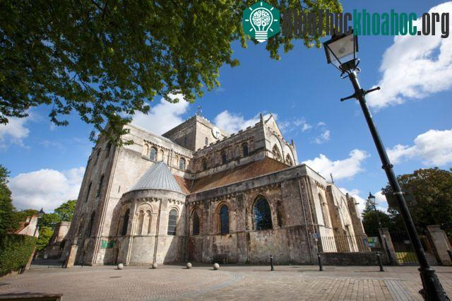 Tu viện Romsey ở Hampshire, Anh. (Ảnh: Alamy).
