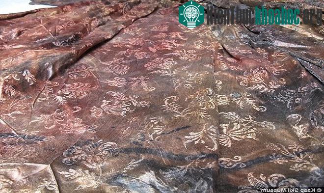 Váy dạ hội hoàng gia vẹn nguyên sau 400 năm dưới đáy biển ảnh 1