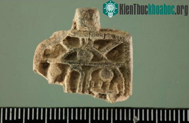 Bùa hộ mạng mang tên pharaoh Ai Cập Thutmose III. (Ảnh: City of David).