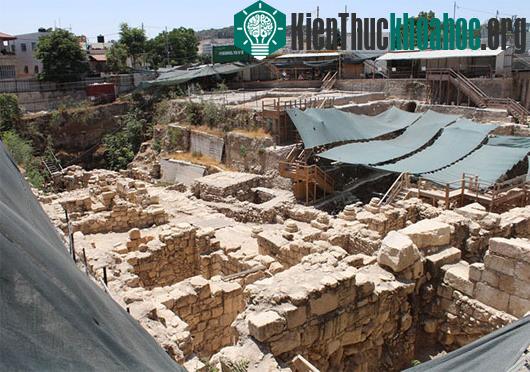 Phát hiện mảnh bùa cổ có lời nguyền ma thuật ở Jerusalem