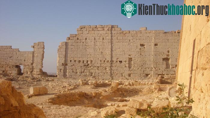 Khung cảnh phía nam ngôi đền thờ Osiris tại Taposiris Magna. (Ảnh: Ancient Origins).