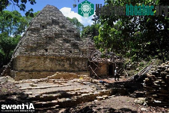 Mexico phát hiện móng cung điện 2.000 năm tuổi