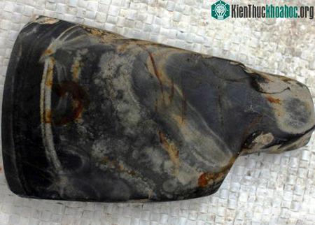 Phát hiện rìu đá cổ niên đại 5.000 năm ảnh 0