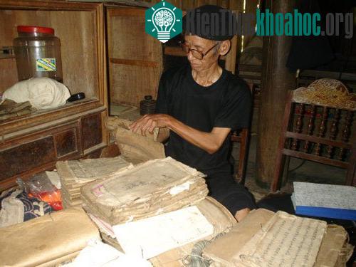 Người đọc thông viết thạo chữ Việt cổ! ảnh 2