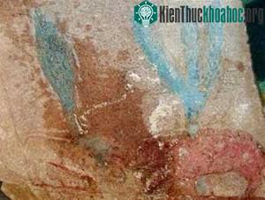 Hình ảnh còn lưu lại trên chiếc quan tài