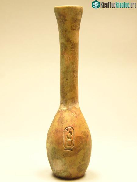 Mùi nước hoa của nữ pharaoh quyền lực ảnh 0