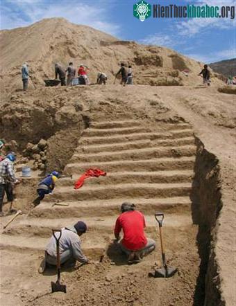 Phát hiện ngôi đền cổ 4000 năm ở Peru ảnh 1
