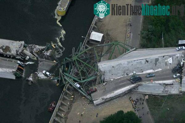 Thảm họa kinh hoàng tại cầu I-35W cách đây 5 năm