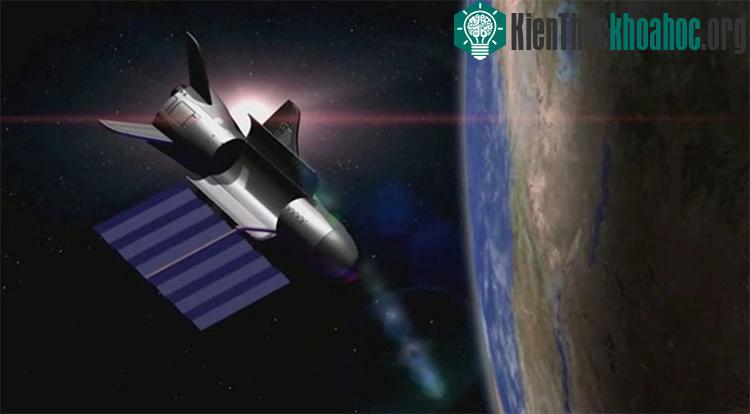 Đồ họa mô phỏng máy bay X-37B bay vòng quanh Trái Đất. (Ảnh: Boeing).